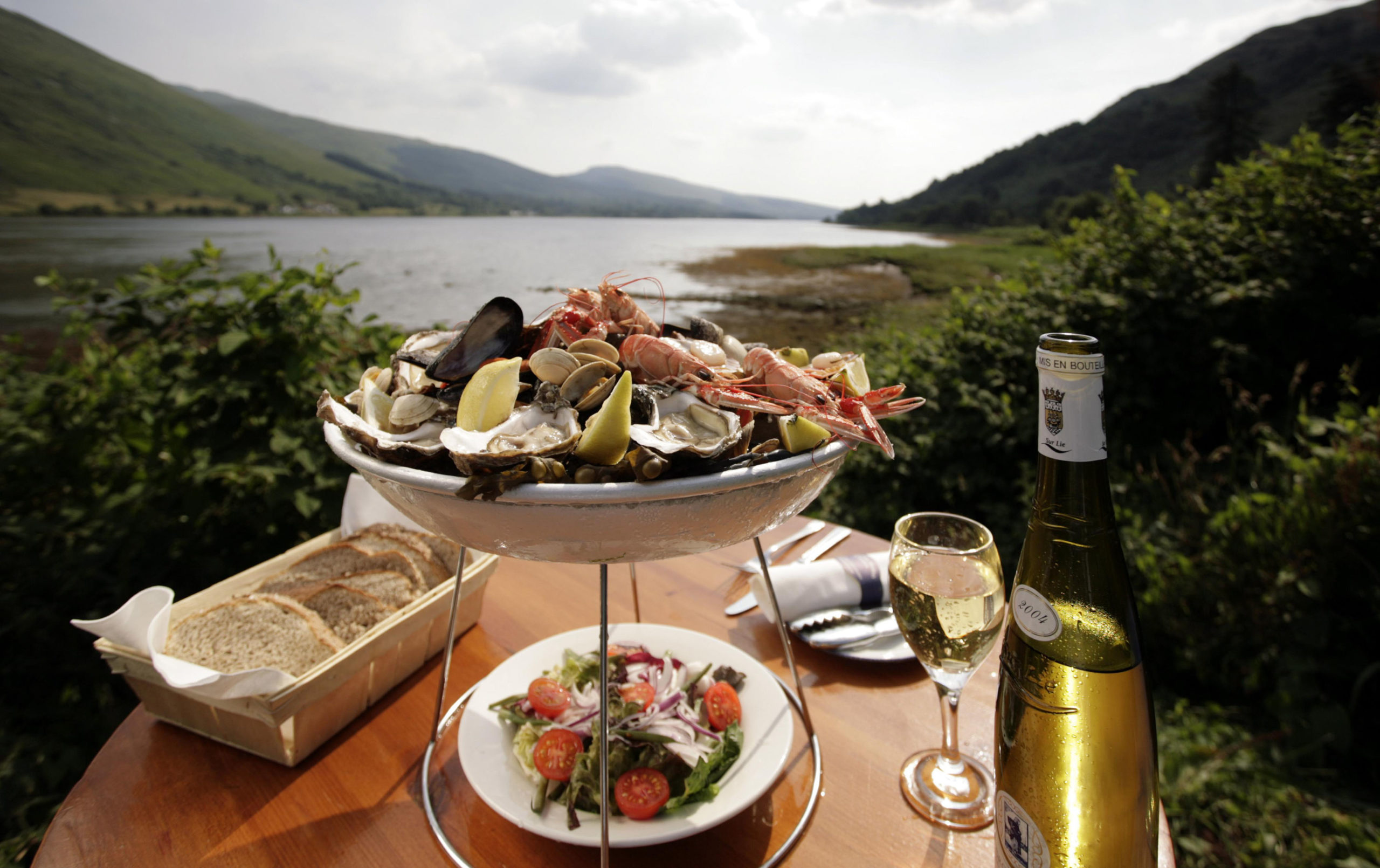 THE LOCH FYNE OYSTER BAR AT CAIRNDOW, ARGYLL, Schottland