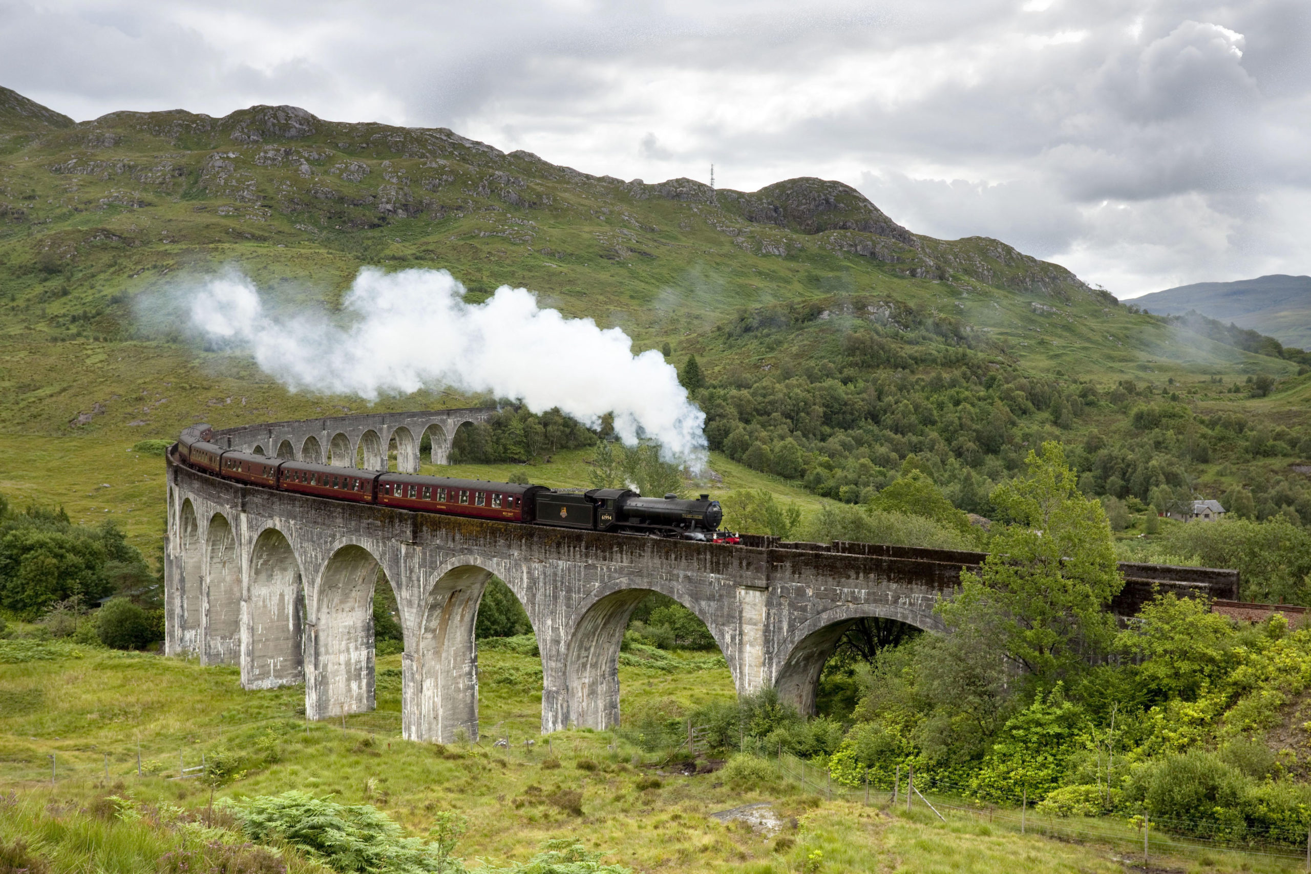 The Jacobite Steam Train, Glenfinnan, Schottland