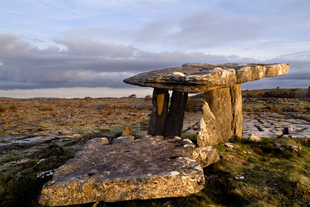 Poulnabrone Dolmen, The Burren, Co Clare, Irland